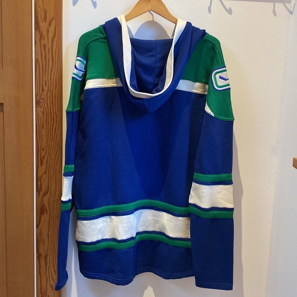 🆕 Canucks Mens Pullover Hoody Licensed - Picture 4 of 10